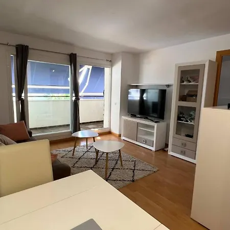 Bonito Con Parking Y Piscina En Av-53 Apartment